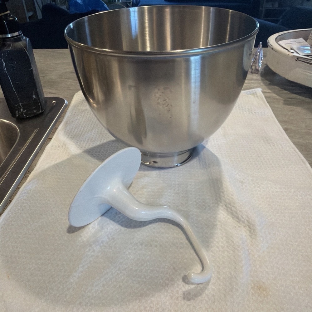 Kitchenaid K45 Stainless Steel Twist Lock Mixing Bowl, No‎ Handle And Dough Hook